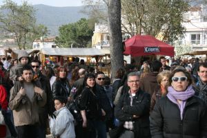 El mercat va causar gran espectació i curiositat per part de la gent del municipi i voltants.