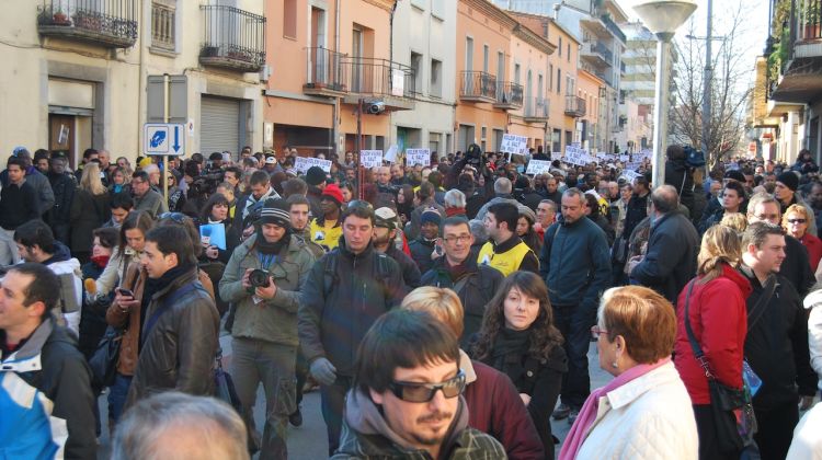 L'aglomeració de gent ha estat molt important i moltes persones s'afegien per davant la capçalera © Jordi Àvila