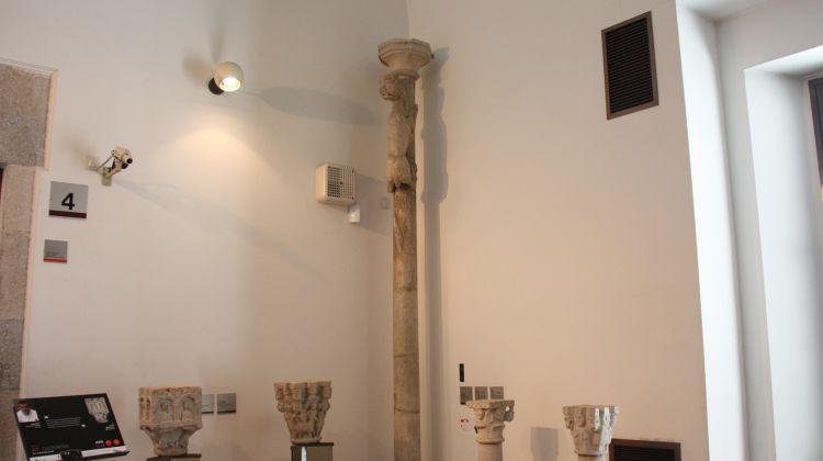 L'original de la Lleona es troba en una sala dedicada al ròmanic del Museu d'Art de Girona