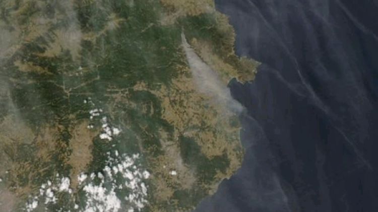 Un satèl·lit de la NASA ha captat la columna de fum
