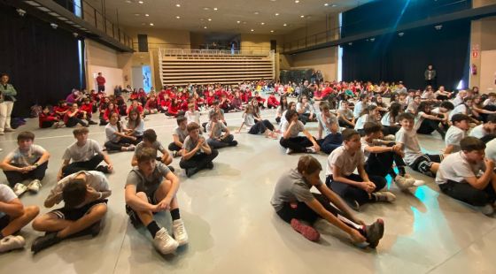235 alumnes de 6è de primària reivindiquen la dansa com a eina per a la salut a Sant Gregori