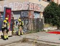 Els Bombers extingeixen un incendi en una nau abandonada de Girona