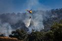 Els Bombers centren els esforços en evitar que l'incendi de la Bisbal avanci cap a Girona