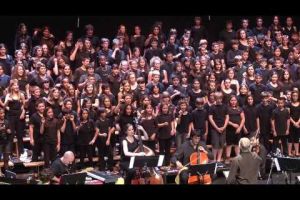 Més de 600 escolars de l'Alt Empordà han participat a Cantània 2013