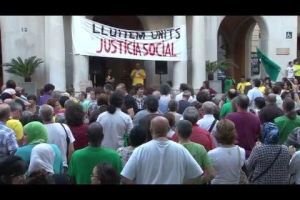 Centenars de persones reclamen justícia social a Figueres
