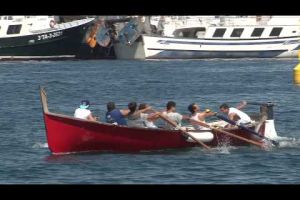 La regata popular de llagut del Port de la Selva reuneix dotze equips