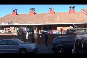Ampli desplegament policial al barri gitano de Figueres per evitar més actes de revenja