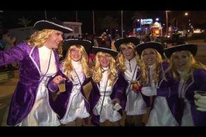 Unes 4.000 persones disfressades al Carnaval de Roses