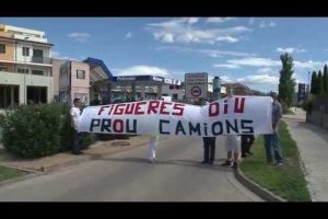Prou Camions per Figueres celebra la instal·lació dels senyals de prohibició