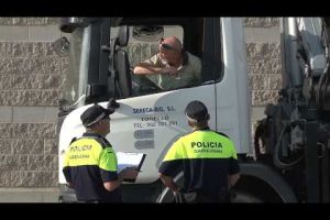 El pas de camions pel centre de Figueres arriba a la seva fi
