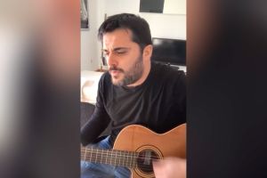 Miquel Abras interpreta a Instagram Live els temes més votats pels fans
