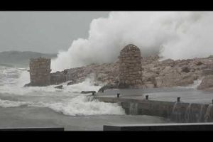Les imatges més espectaculars del temporal Glòria a l'Escala