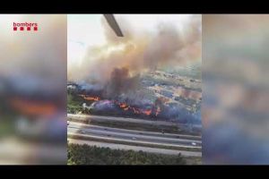 Així és com els Bombers van aconseguir extinguir l'incendi d'ahir a Caldes de Malavella