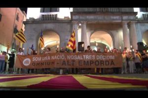 Més de 300 persones a la Marxa de Torxes de Figueres