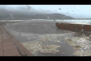 Temporal marítim a l'Empordà. Busquen un noi que pescava a Roses