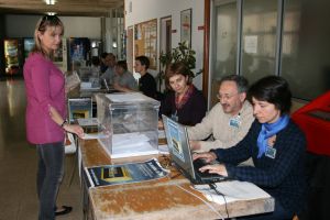 El Pavelló Municipal d'Esports de Palau, un dels llocs gironins més frequentats en aquest dia.