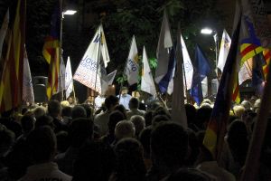 El dirigent d'UDC, Antoni Castellà, durant el seu míting al Fossar de les Moreres.