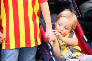 Molts infants amb l'estelada pintada a la cara