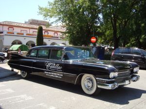 Es mostra la prestigiosa empresa de limusines, Cadillac, creada al 1959.