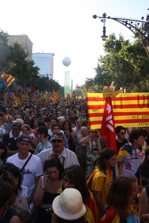 El passeig de Gràcia va quedar ple de persones de dalt a baix