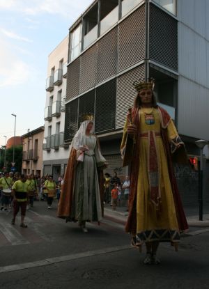 Els gegants de Salt iniciant el seu recorregut