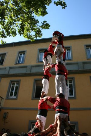 Actuació castellera dels Xicots de Vilafranca davant de l'Ajuntament