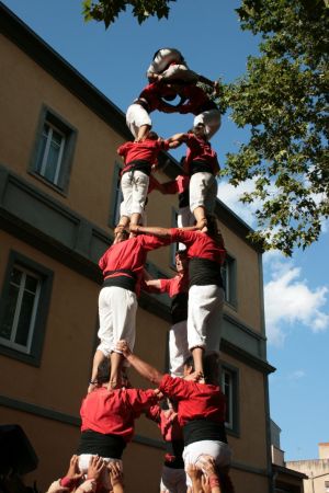 Actuació castellera dels Xicots de Vilafranca davant de l'Ajuntament