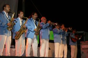 Ball de festa amb l'orquestra Selvatana a l'Era de Cal Cigarro