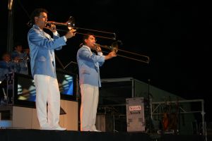 Ball de festa amb l'orquestra Selvatana a l'Era de Cal Cigarro