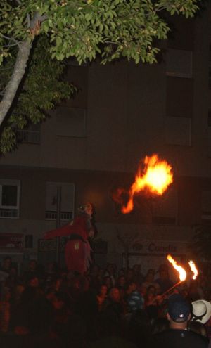 Correfoc i plaçafoc protagonitzat pels Diables de l'Onyar