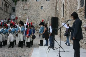 A la Plaça Sant Domènec també es va donar una breu explicació sobre els fets històrics que es van recrear.