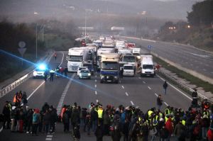 L'Autopista AP-7 tallada a l'alçada de Girona