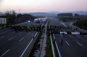 L'Autopista AP-7 tallada a l'alçada de Girona