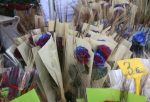 A les parades de la Rambla s'han pogut veure des de les roses tradicionals fins a la rosa del Barça.