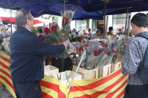 A la rambla de Girona hi havien parades especialitzades en la venta de roses.