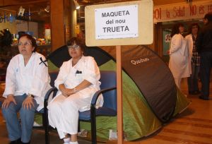 Els treballadors de l'Hospital Josep Trueta de Girona continuen amb la tancada indefinida.