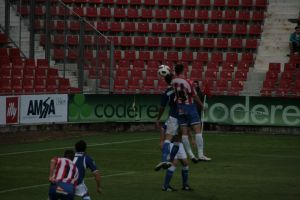 El gran treball de l'equip local va acabar amb una fantàstica actuació contra el Xerez i una golejada de quatre gols (4-2)
