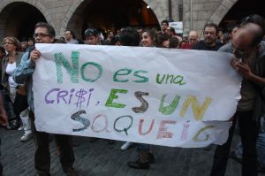 Uns 600 'indignats' es van concentrar a la plaça del Vi de Girona