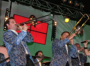 Ball de festa major a l'Era de Cal Cigarro amb l'Orquestra Maravella, a la nit del diumenge 24 de juliol