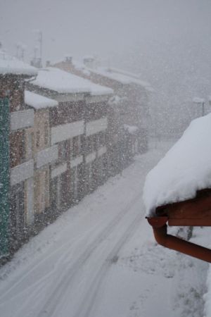 Aquest és l'aspecte que presentava un carrer de la capital de la Garrotxa