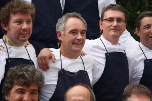 Ferran Adrià amb el seu germà, Albert Adrià i Andoni Luis Aduriz.