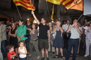 Els manifestants han cantat "Els Segadors"