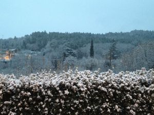 La nevada també ha afectat municipis com Anglès