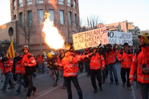 Diversos bombers s'han aplegat a la crida sindical contra la reforma laboral a Girona