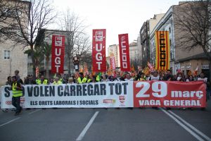 Unes 15.000 persones s'han manifestat pels carrers de Girona en contra la reforma laboral