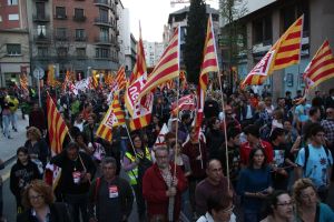 La manifestació ha omplert els principals carrers de Girona