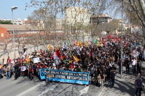 Unes 2.000 persones han participat en la manifestació alternativa