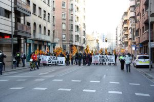 Piquets han recorregut en manifestació els carrers de Girona
