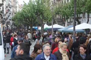 La Rambla s'ha quedat petit per acollir els curiosos i compradors