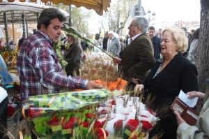 Una parada de roses a la Rambla de Girona